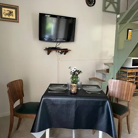 Charmant Studio Climatise Et Tout Equipe, Proche Mer Et Montagne Apartamento